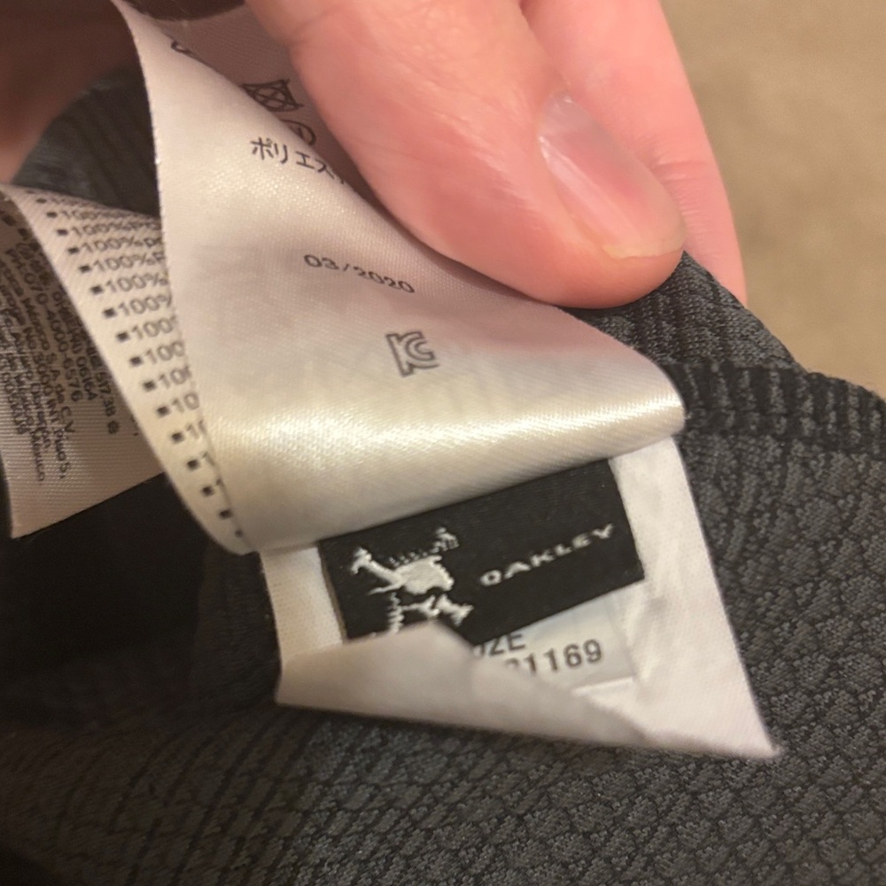 Oakley Charcoal Performance Fit Apparel - Picture 4 of 6
